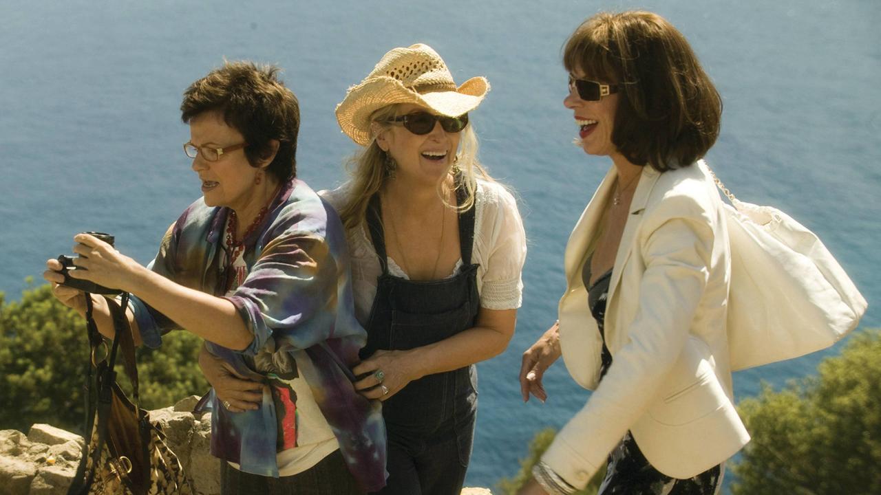 Szene aus "Mamma Mia" (2008) - von links nach rechts: Christine Baransk, Meryl Streep und Julie Walters