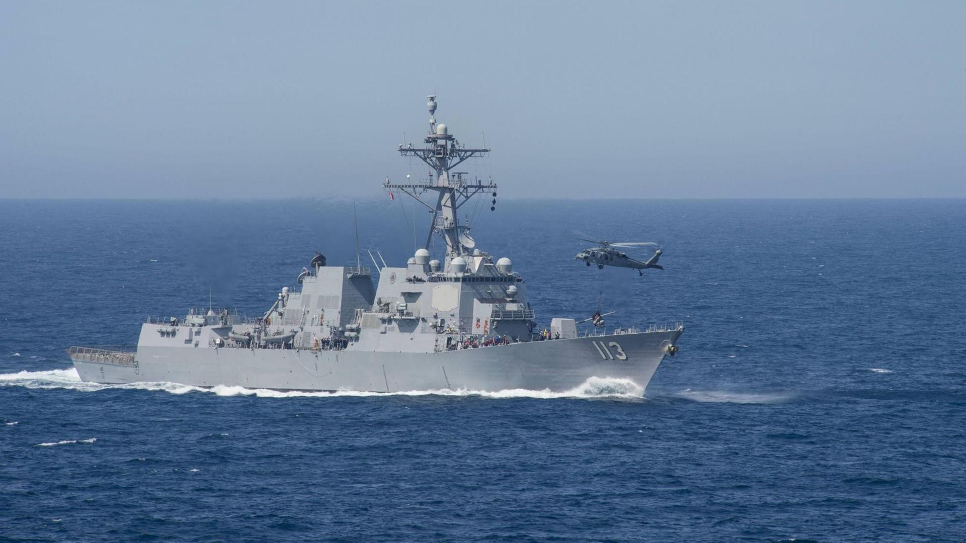 Der amerikanische Zerstörer "USS John Finn" Der amerikanische Zerstörer "USS John Finn"