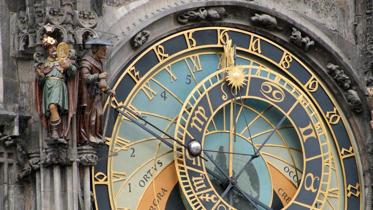 Die astronomische Uhr am Altstädter Rathaus in Prag (Archivbild) Die astronomische Uhr am Altstädter Rathaus in Prag (Archivbild)