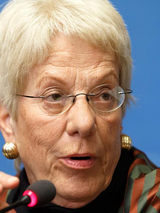 Die Schweizer Juristin Carla Del Ponte bei einer Pressekonferenz der "Commission of Inquiry on Human Rights in Syria" am 18.3.2014 im europäischen Hauptsitz der UN in Genf