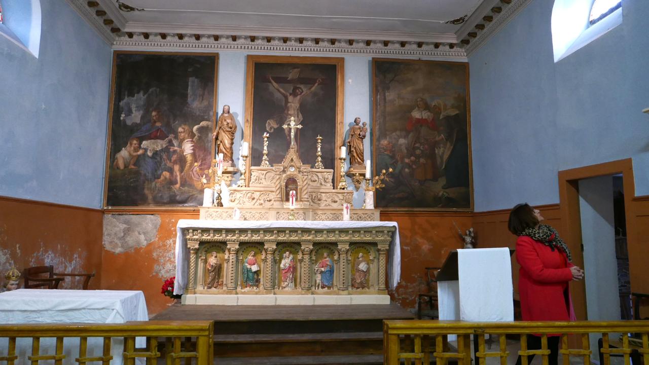 Der Altarraum in der Kirche von Belloc