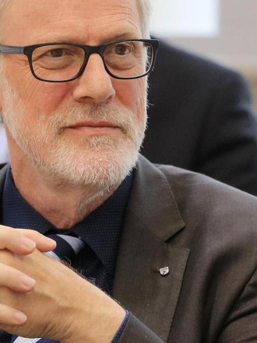 Rainer Robra (CDU), Kulturminister und Chef der Staatskanzlei von Sachsen-Anhalt, im Landtag von Sachsen-Anhalt in Magdeburg.