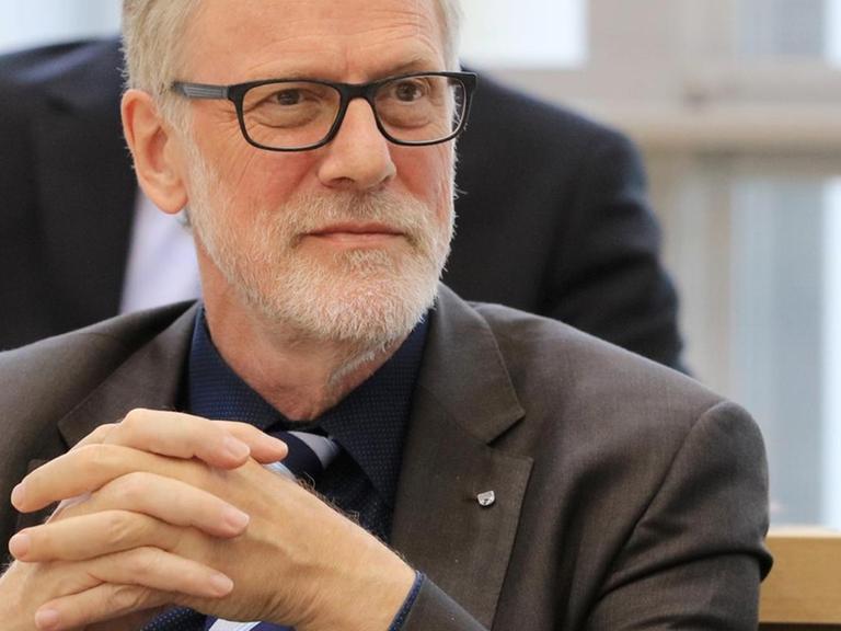 Rainer Robra (CDU), Kulturminister und Chef der Staatskanzlei von Sachsen-Anhalt, im Landtag von Sachsen-Anhalt in Magdeburg.