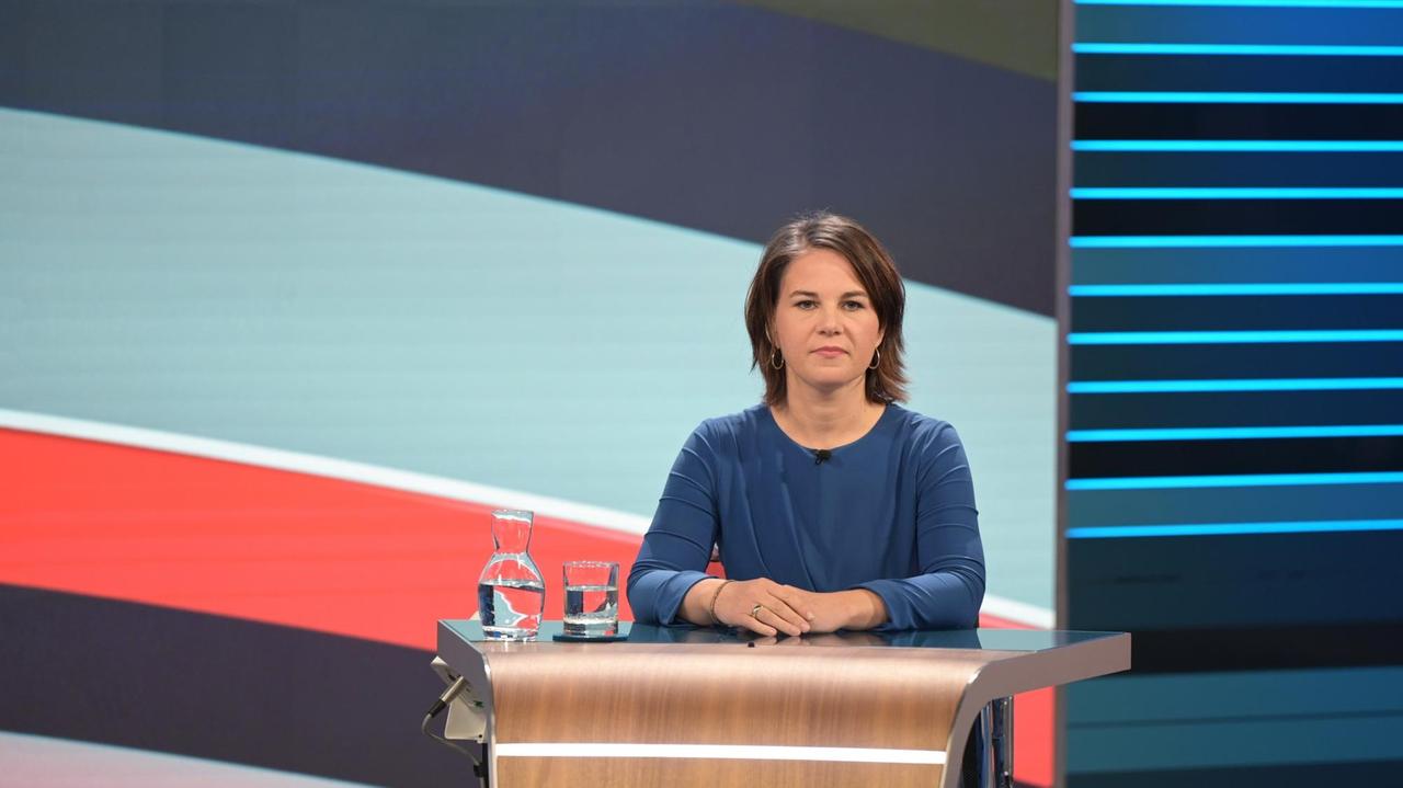 Berlin: Annalena Baerbock, Kanzlerkandidatin von Bündnis 90/Die Grünen, sitzt bei der "Berliner Runde" zur Bundestagswahl.