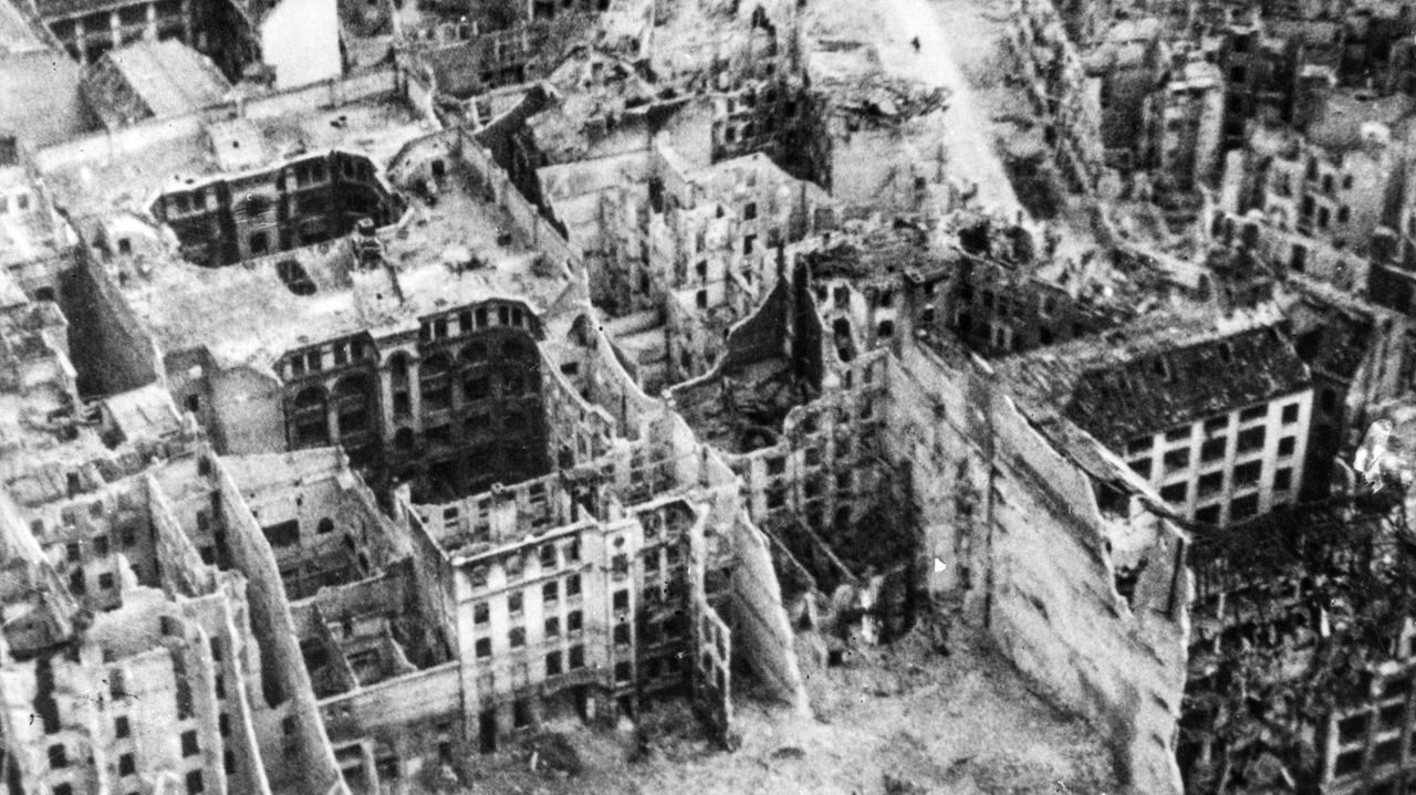 Das kriegszerstörte Berlin-Friedrichshain/-Lichtenberg im Jahr 1945
