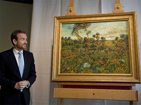 Der Museumdirektor des Amsterdamer Van-Gogh-Museums Axel Rüger präsentiert neues Van-Gogh-Gemälde "Sonnenuntergang bei Montmajour"