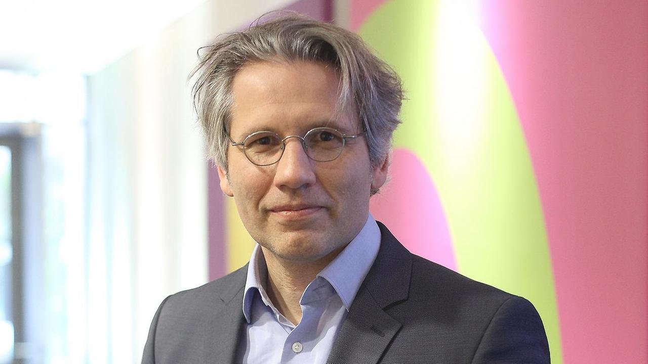 Der deutsch-italienische Wirtschaftssoziologe und Autor Oliver Errichiello.