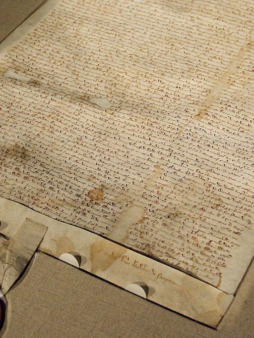 Seltenes Exemplar der Magna Charta, das in New York versteigert wurde.