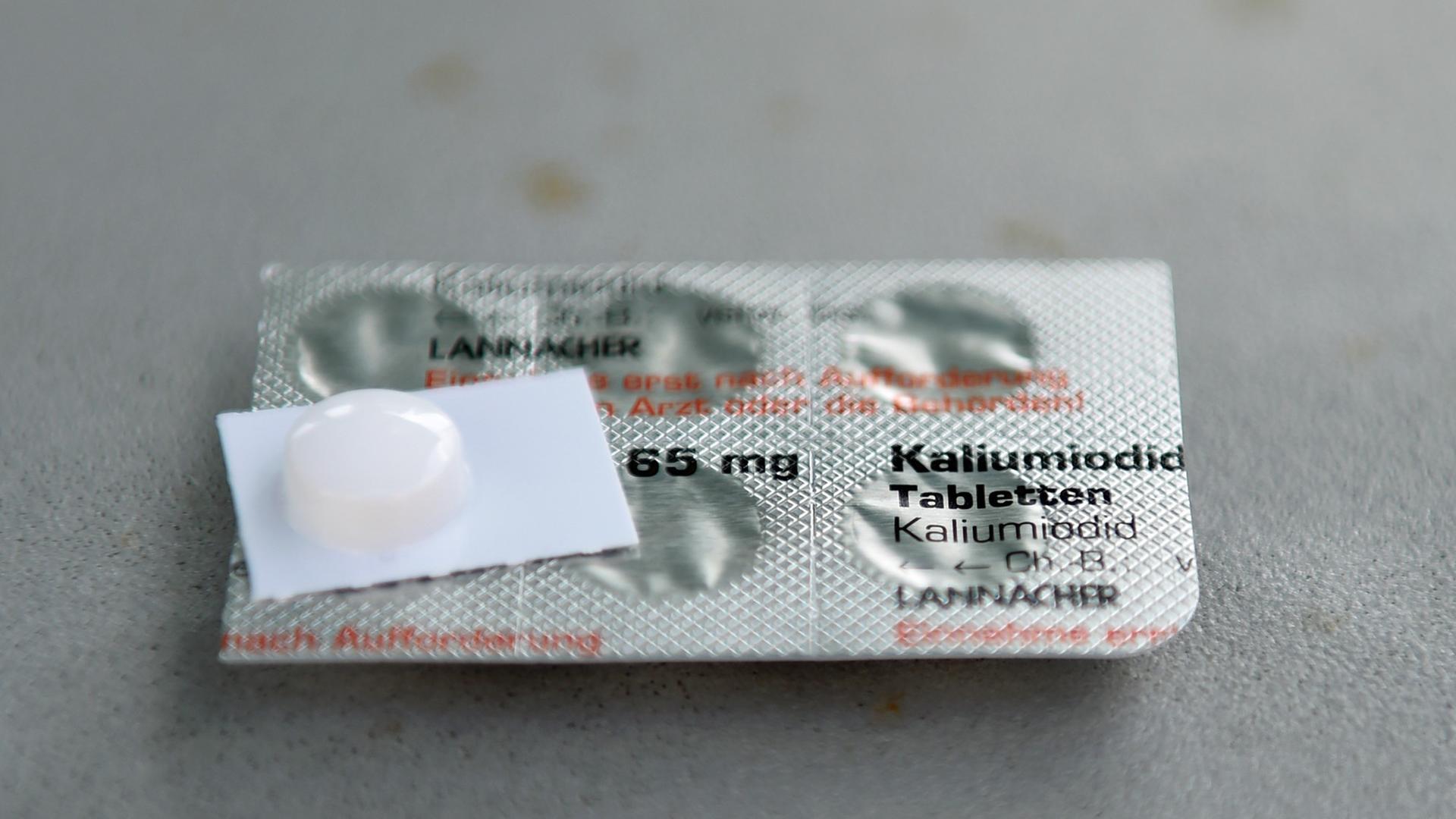 Jodtabletten: Die Tabletten sollen die Bevölkerung im Fall eines Reaktorunfalls im belgischen Tihange vor Schilddrüsenkrebs schützen.