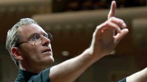 Michael Fassbender als Steve Jobs in dem gleichnamigen Kinofilm von Danny Boyle.