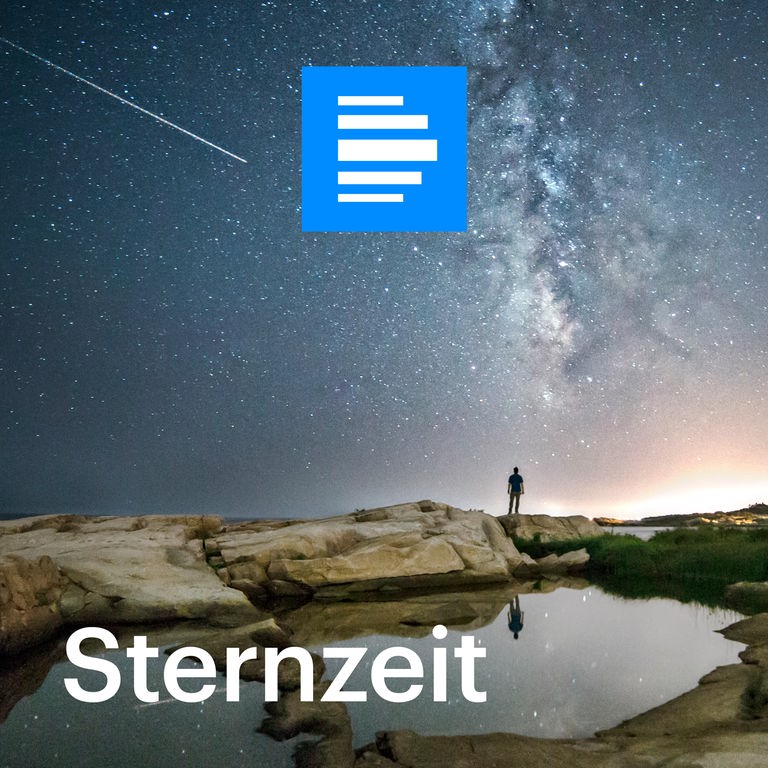 "Sternzeit" im Deutschlandfunk: Das Motiv zur Sendung zeigt einen Menschen vor einem Sternenhimmel, auf dem eine Sternschnuppe zu sehen ist.