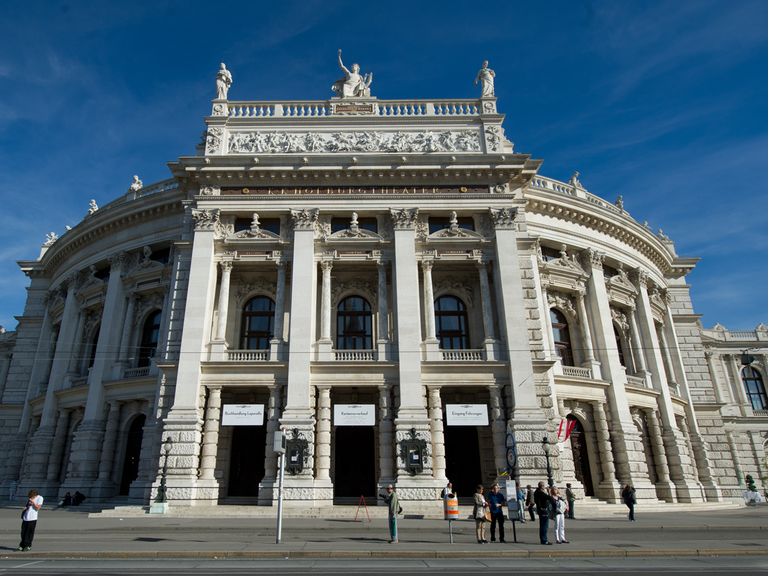 Blick auf das Wiener Burgtheater.
