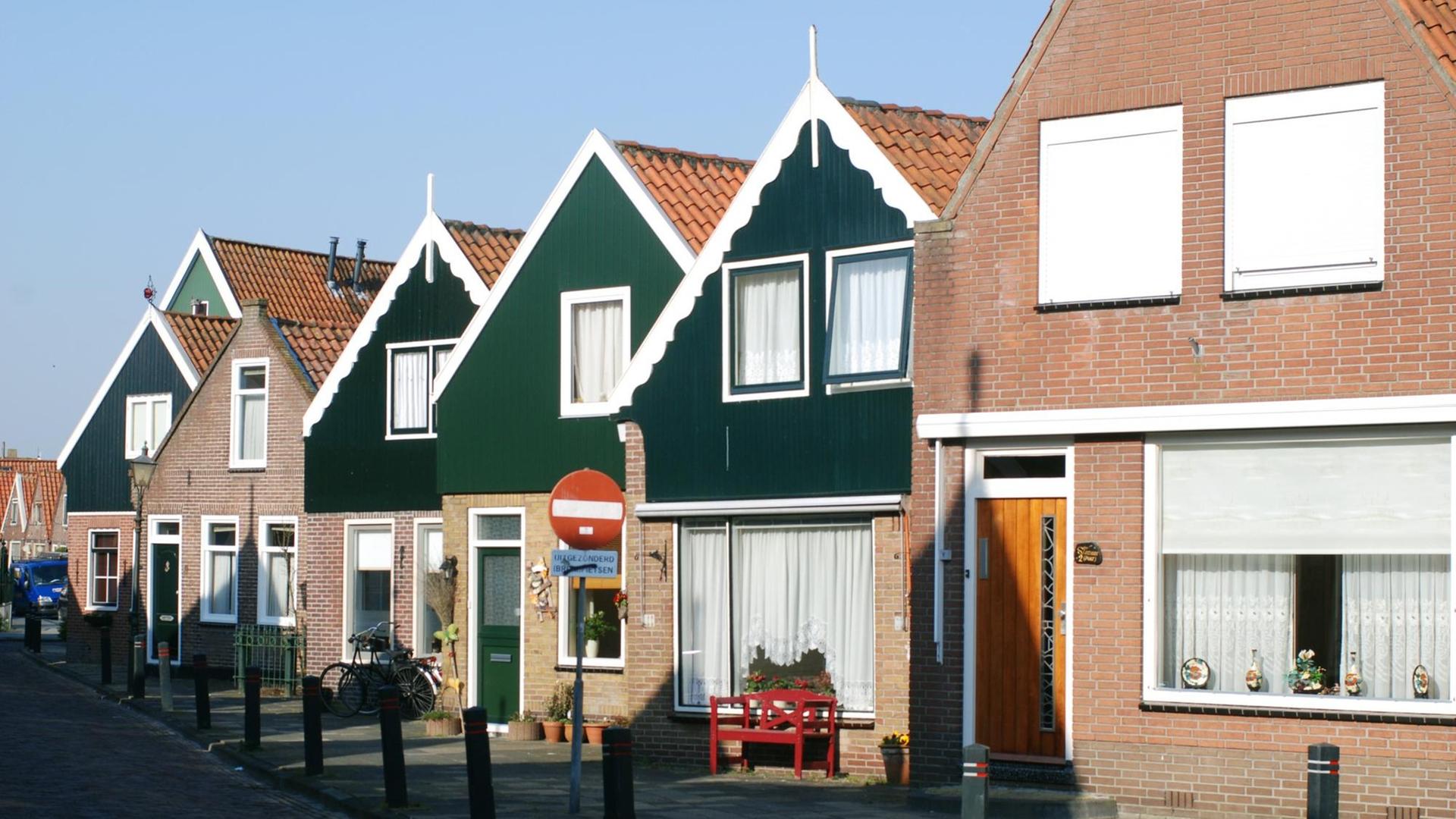 Niederländische Reihenhäuser in Vollendam