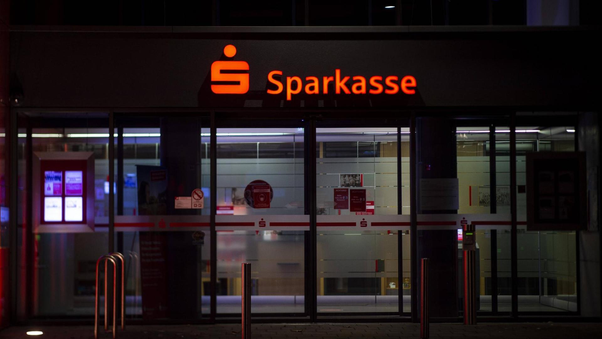 Eine Sparkassen-Filiale in Eilshausen, Nordrhein-Westfalen