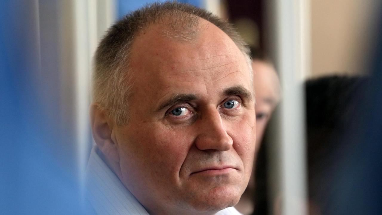Der ehemalige weißrussische Präsidentschaftskandidat Mikalaj Statkewitsch bei seinem Prozess 2011.