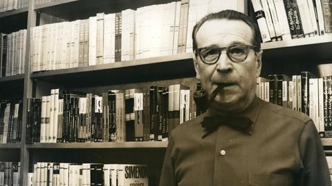 Der berühmte Schriftsteller Georges Simenon, Schöpfer des noch berühmteren Commissaire Maigret