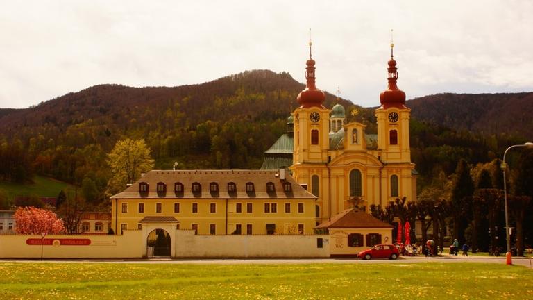 Die Wallfahrtskirche von Hejnice/Haindorf, einst der zweitgrößte Wallfahrtsort in Österreich-Ungarn.