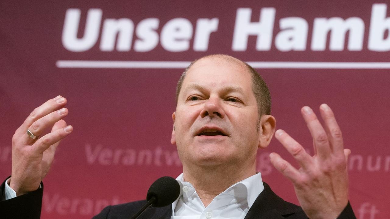 Hamburgs Erster Bürgermeister Olaf Scholz (SPD) spricht am 12.04.2014 in Hamburg auf dem Landesparteitag seiner Partei