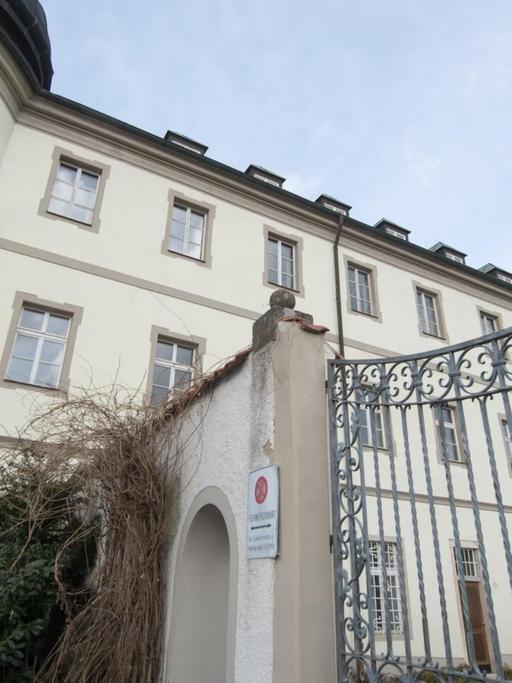 Das Kloster Pielenhofen, aufgenommen am 24.02.2015 in (Bayern). Von 1981 bis 2013 war in dem Kloster die Domspatzen-Vorschule untergebracht. In der Vorschule der weltberühmten Regensburger Domspatzen haben der langjährige Direktor und mehrere andere Lehrer über Jahrzehnte Kinder misshandelt.