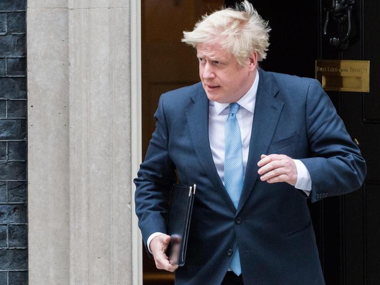 Der britische Premierminister Boris Johnson vor Downing Street 10