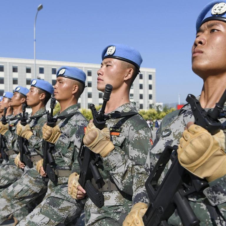 Chinesische Soldaten bei einer Übung für eine Militärparade
