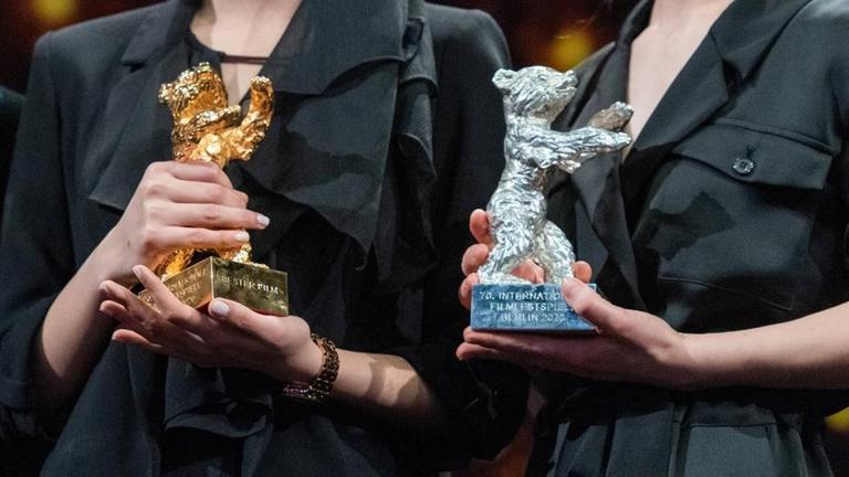 Der goldene und silberne Bär bei der Preisverleihung der Internationalen Filmfestspiele Berlin.