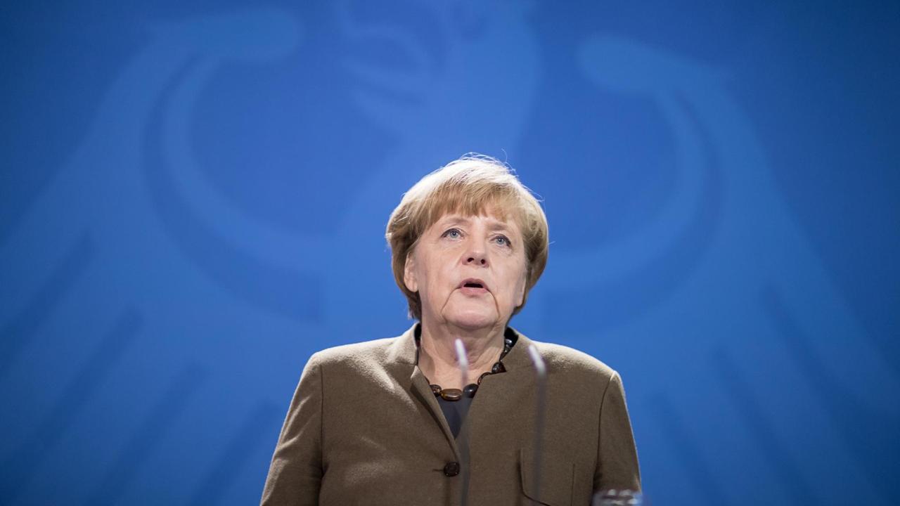 Bundeskanzlerin Merkel gibt in Berlin eine Stellungnahme zum Tod des mutmaßlichen Berlin-Attentäters Amri ab. 