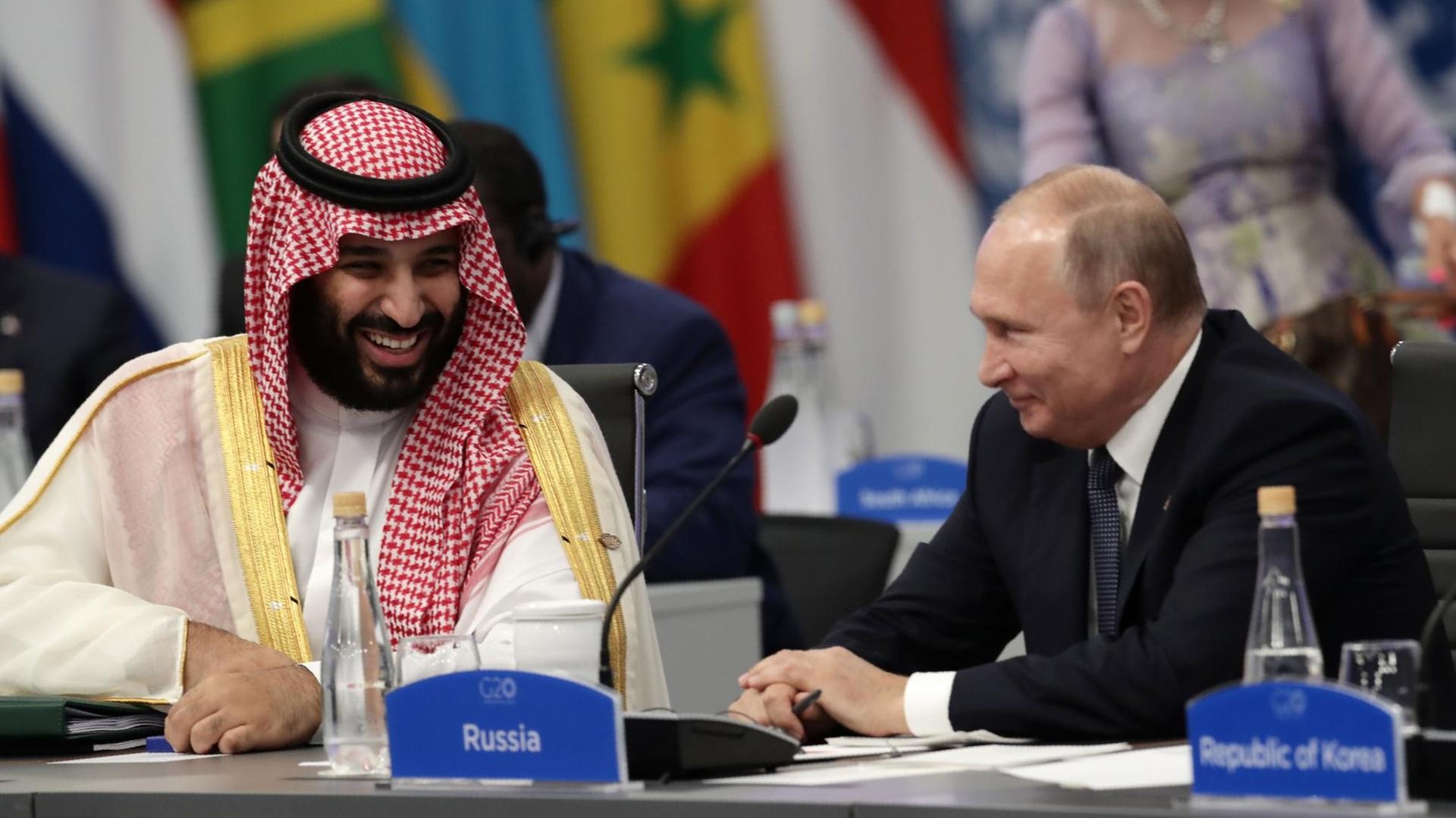 Der saudische Kronprinz Mohammed bin Salman und der russische Präsident Putin beim G20-Gipfel in Buenos Aires.