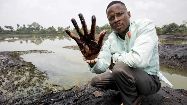 Ölpest in Nigeria (Bild: picture alliance / dpa) Ölpest in Nigeria (Bild: picture alliance / dpa)