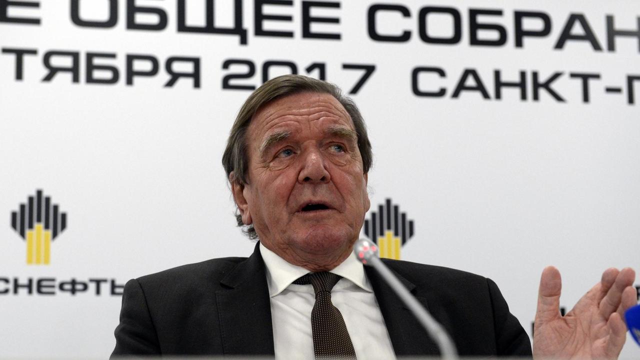 Altbundeskanzler Gerhard Schröder ist Mitglied im Aufsichtsrat von Rosneft ( 29.7.17)