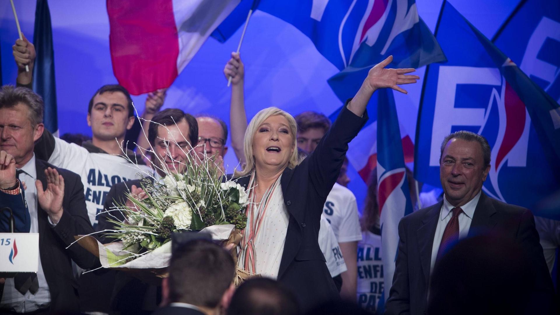 Marine Le Pen, Vorsitzende des Front National, bei einem Wahlkampfauftritt zur zweiten Runde der Regionalwahlen in Frankreich.