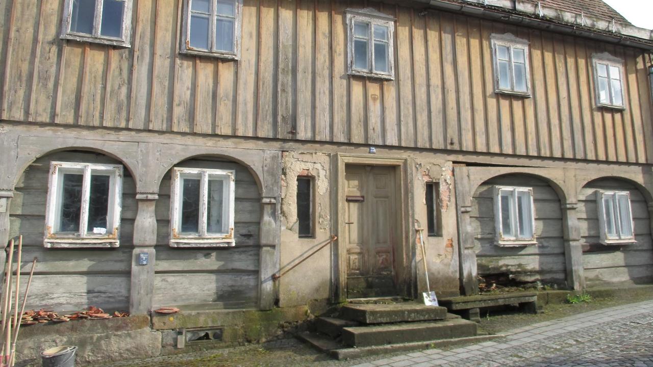 Ein Verein will dieses Umgebindehaus in Schirgiswalde vor dem Abriss retten.