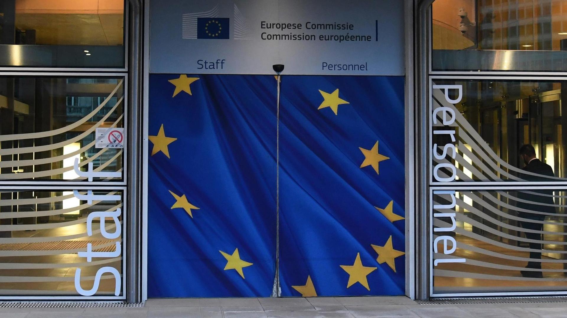Die Eingangstür zur Europäischen Kommission in Brüssel