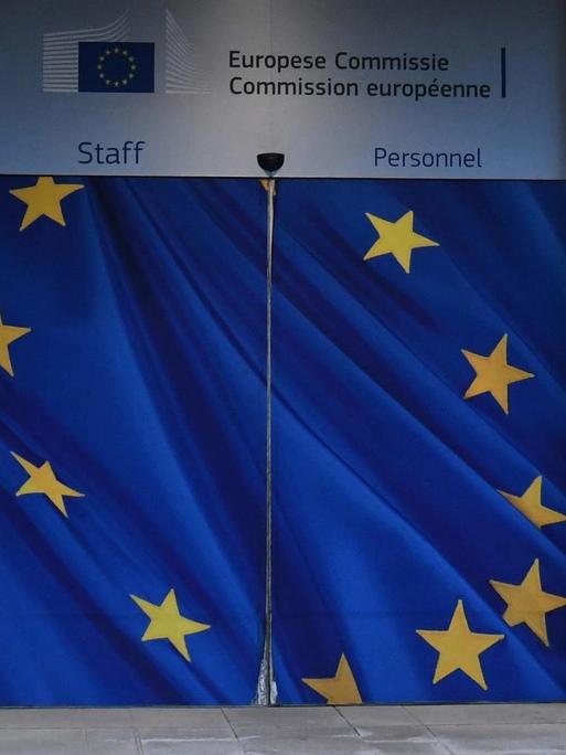 Die Eingangstür zur Europäischen Kommission in Brüssel
