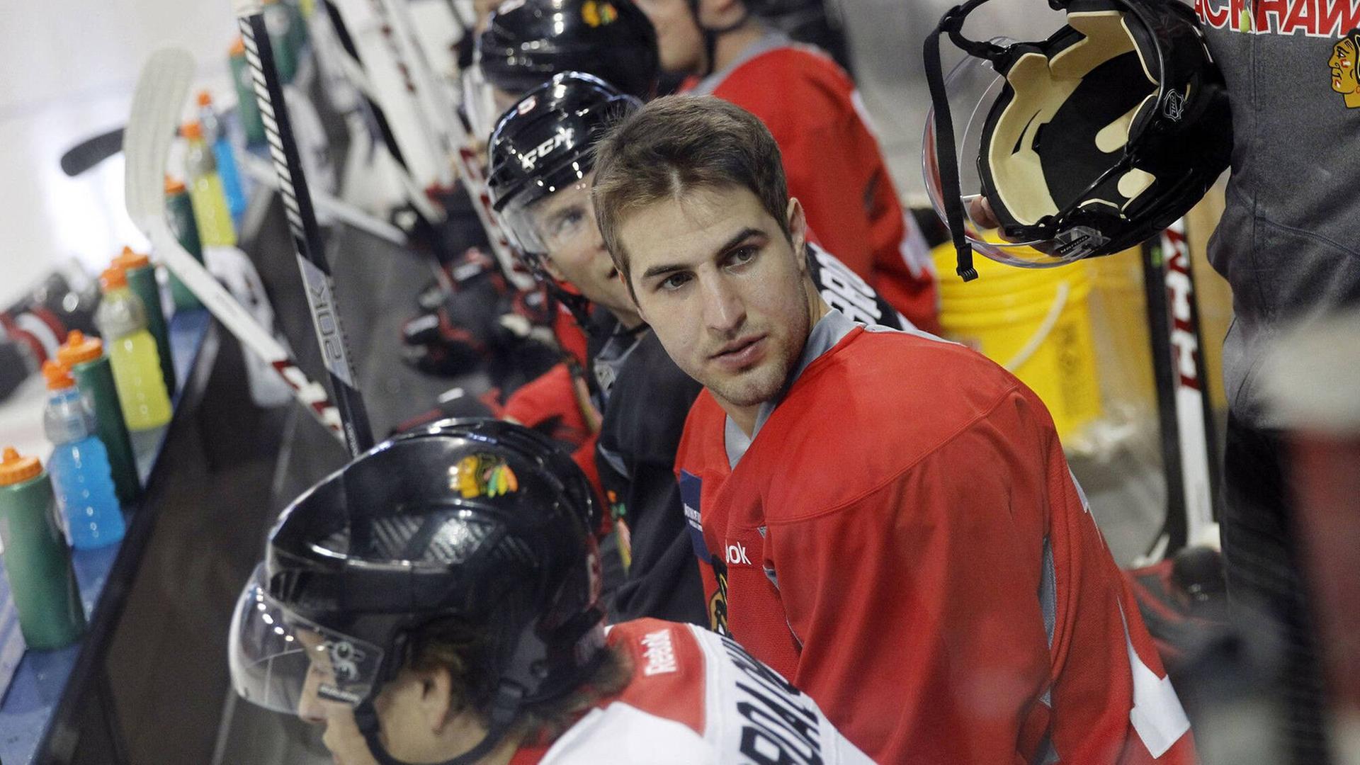 October 27, 2021: Chicago Blackhawks forward Kyle Beach on the bench on Sept. 12, 2013, at Notre Dame s Compton Family Ice Arena in South Bend, Indiana. - ZUMAm67_ 20211027_zaf_m67_046 Copyright: xBrianxCassellax October 27, 2021: Chicago Blackhawks forward Kyle Beach on the bench on Sept. 12, 2013, at Notre Dame s Compton Family Ice Arena in South Bend, Indiana. - ZUMAm67_ 20211027_zaf_m67_046 Copyright: xBrianxCassellax