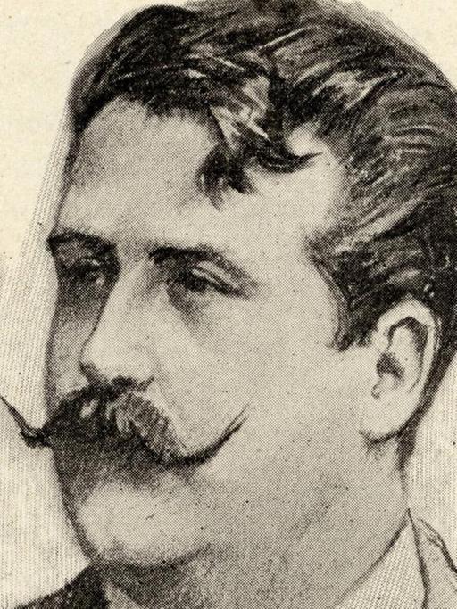 Eine schwarz weiße Kohle Zeichnung, die einen Mann mit breitem Schnurrbart zeigt, den Komponisten Ruggero Leoncavallo
