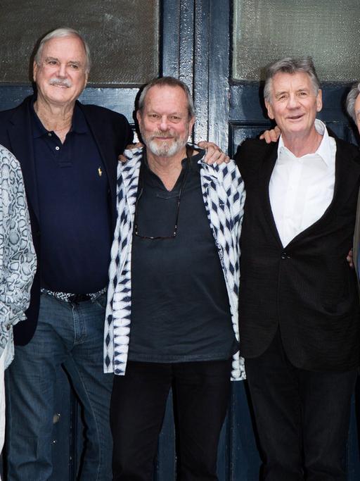 Die fünf noch lebenden Mitglieder von Monty Python.