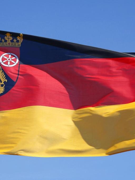 Die Landesdienstflagge von Rheinland-Pfalz