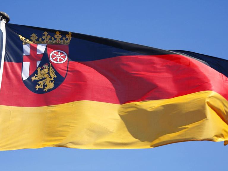 Die Landesdienstflagge von Rheinland-Pfalz