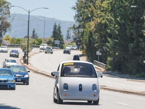 Das Google Car: ein selbstfahrendes Auto im Test.