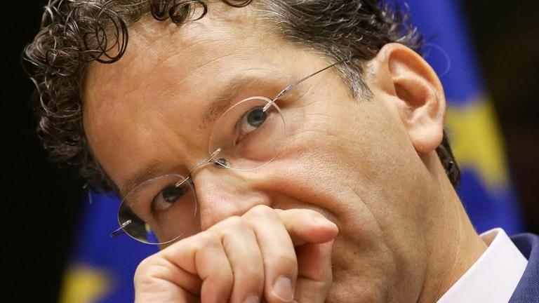 Jeroen Dijsselbloem schaut nachdenklich.