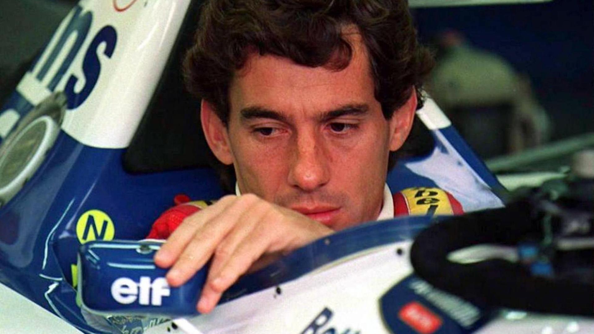 Ayrton Senna vor dem Start zum Großen Preis von San Marino in Imola.