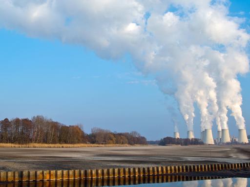 Ein Braunkohlekraftwerk in Jänschwalde, Brandenburg (Foto von 2014)