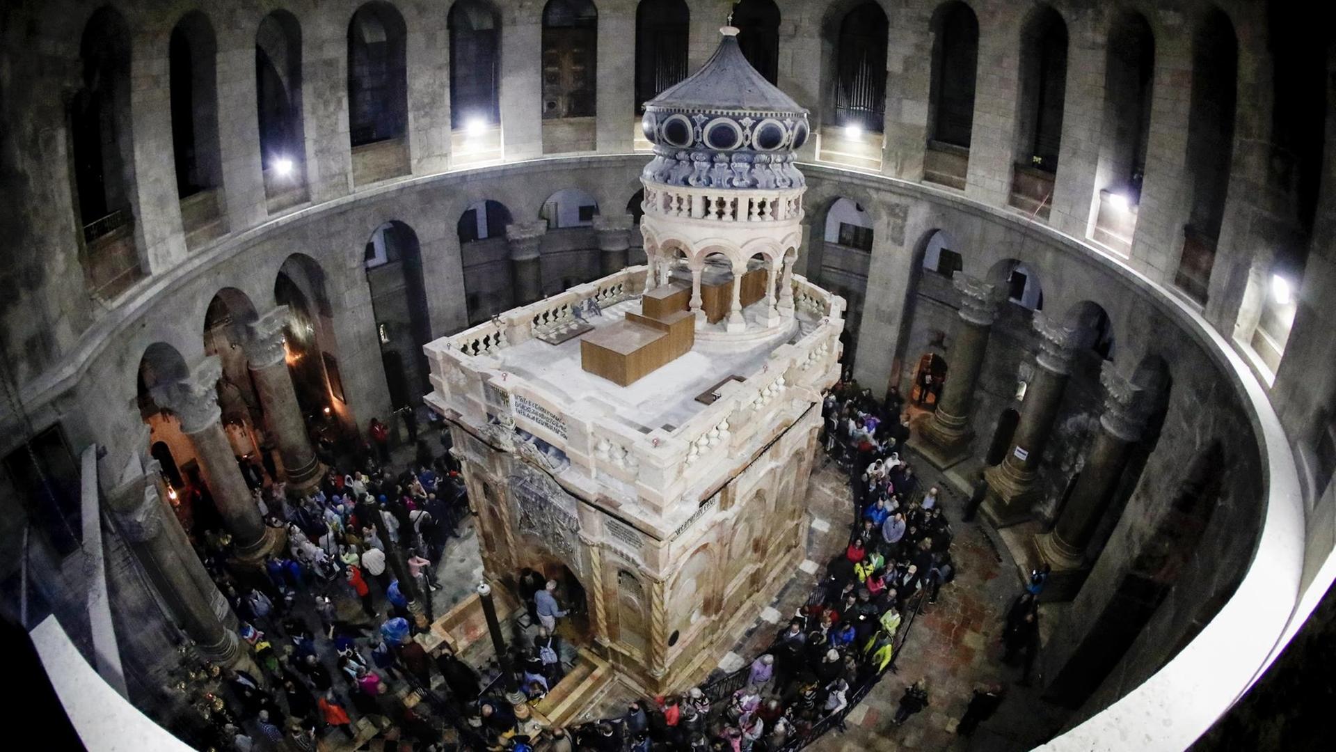 Die Grabkapelle in der Grabeskirche in Jerusalem.