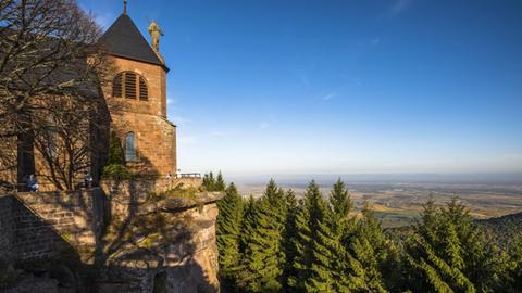 Kloster auf dem Odilienberg in den Vogesen, auch Kloster Hohenburg genannt, Elsass, Frankreich | Verwendung weltweit