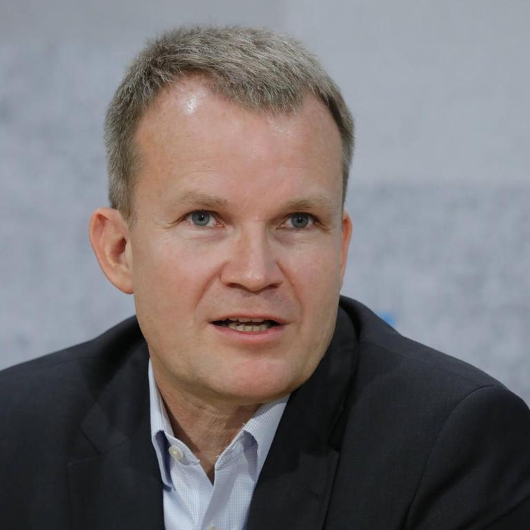 Jens Baas, Vorstandsvorsitzender der TK Deutschland, aufgenommen 2018 bei einer Pressekonferenz in Berlin