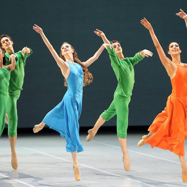 Tänzer des Staatsballetts Berlin während einer Probe zu Daphnis et Chloe. 