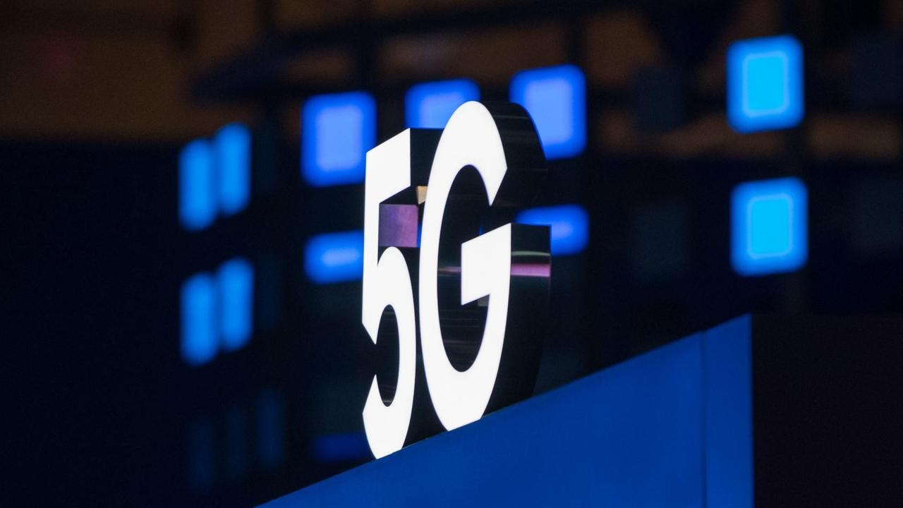 5G steht am 09.01.2019 im Rahmen der Consumer Electronics Show (CES) in Las Vegas (USA) in grossen Lettern am Stand von Samsung.