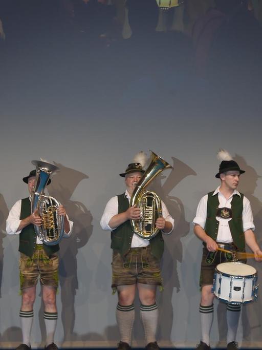 Die Bachhauser Blasmusik spielt am 04.09.2014 in München (Bayern) bei der Trachtennacht im Postpalast.