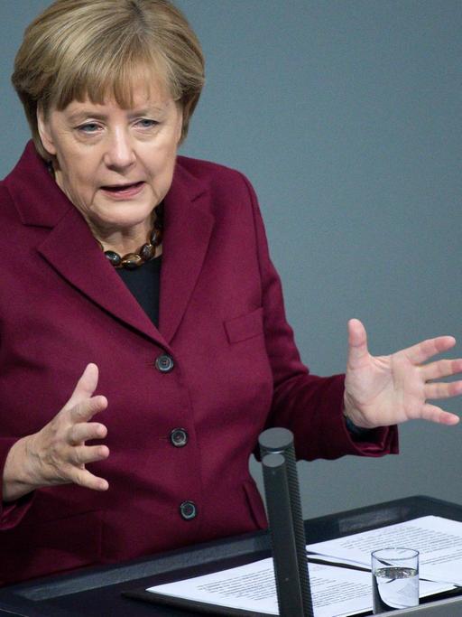 Bundeskanzlerin Angela Merkel während ihrer Regierungserklärung im Bundestag.